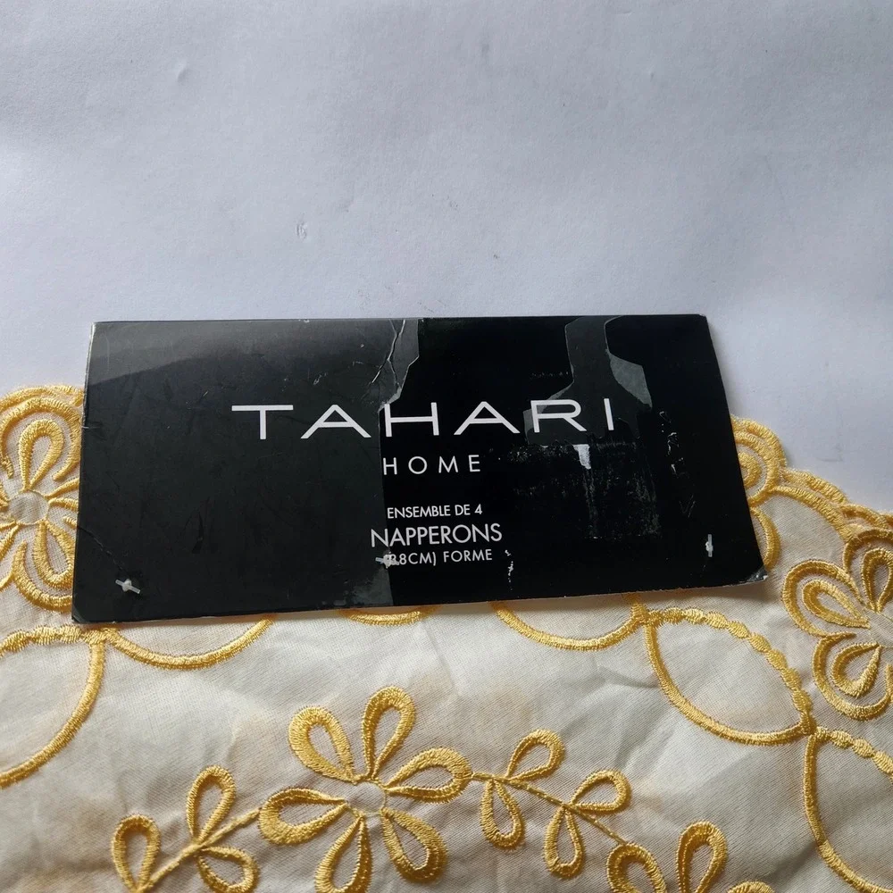 Tahari Home Set of 4 Yellow Floral Embroidered Round Placemats 15